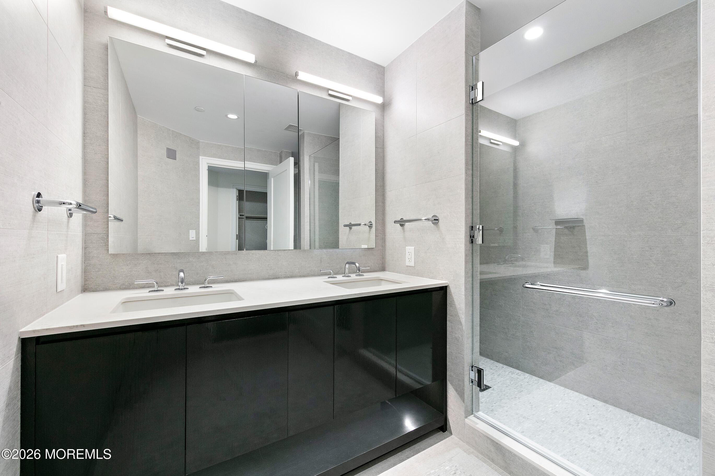 15 Morris Avenue 317
