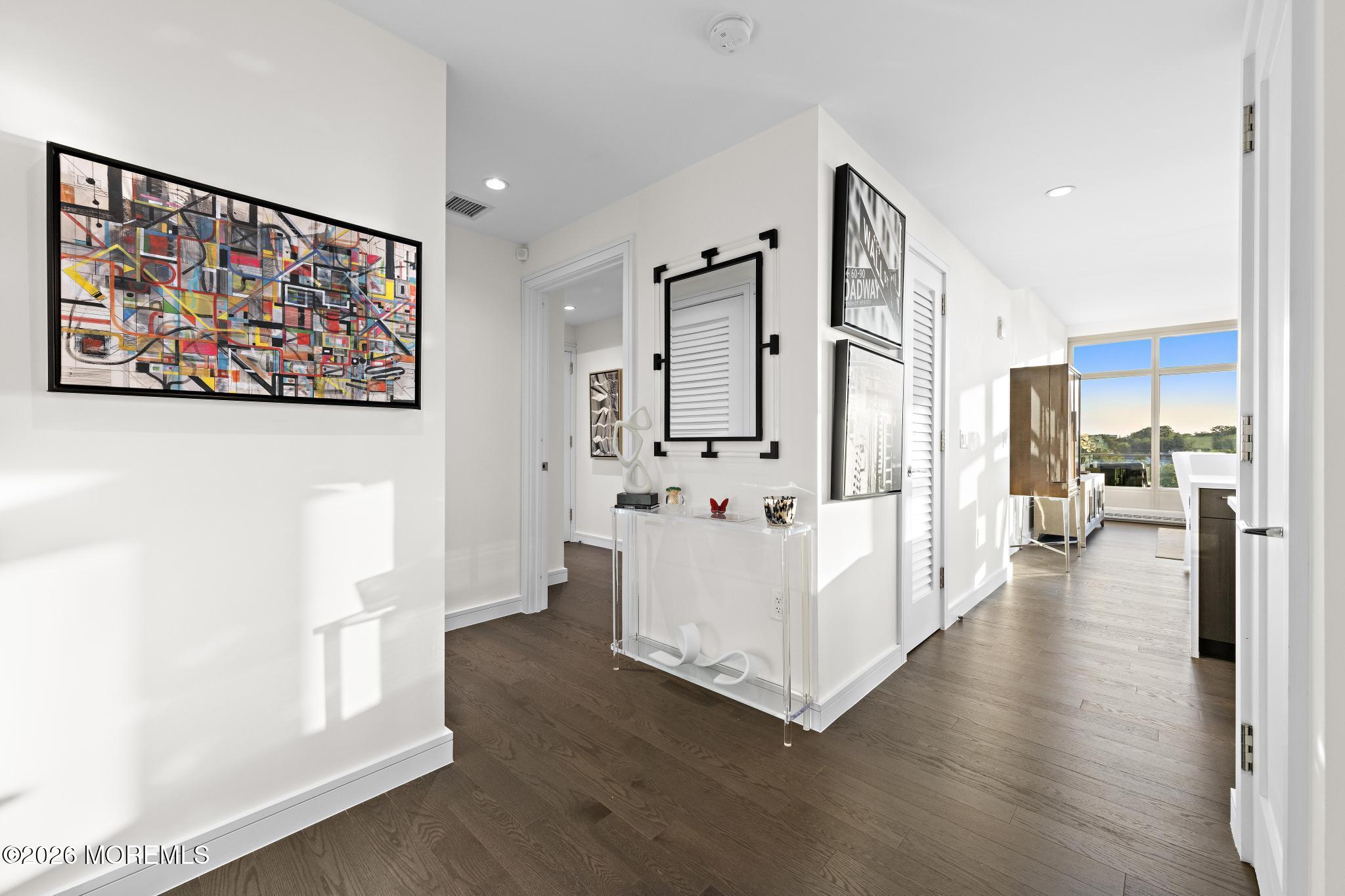 15 Morris Avenue 401