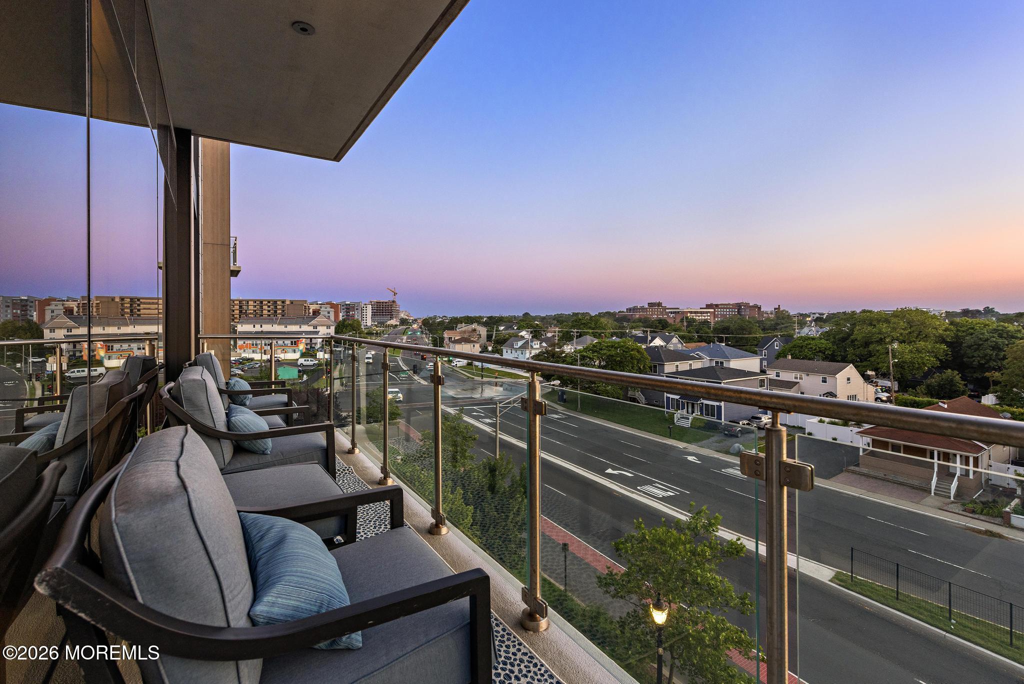 15 Morris Avenue 401