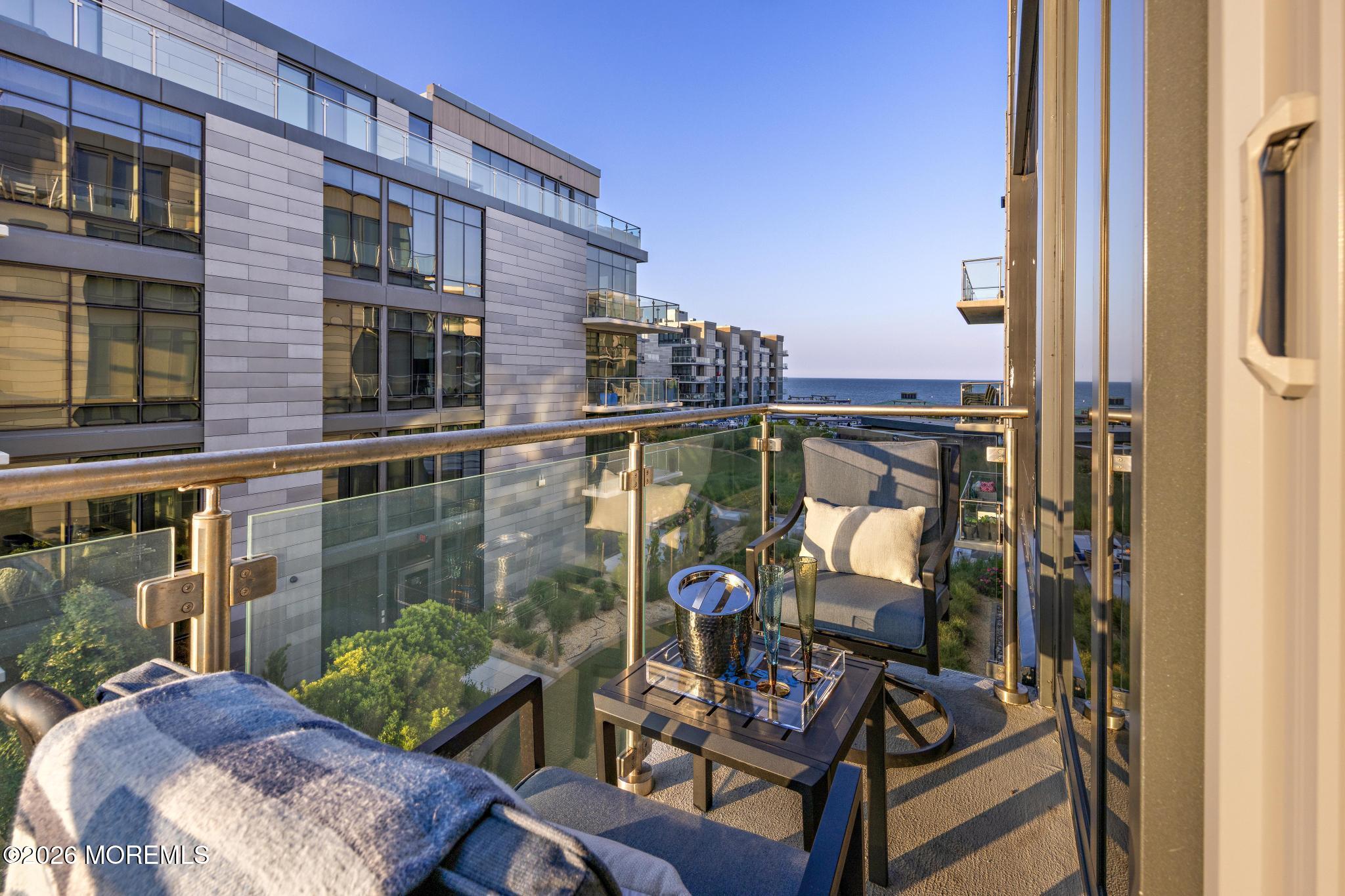 15 Morris Avenue 401