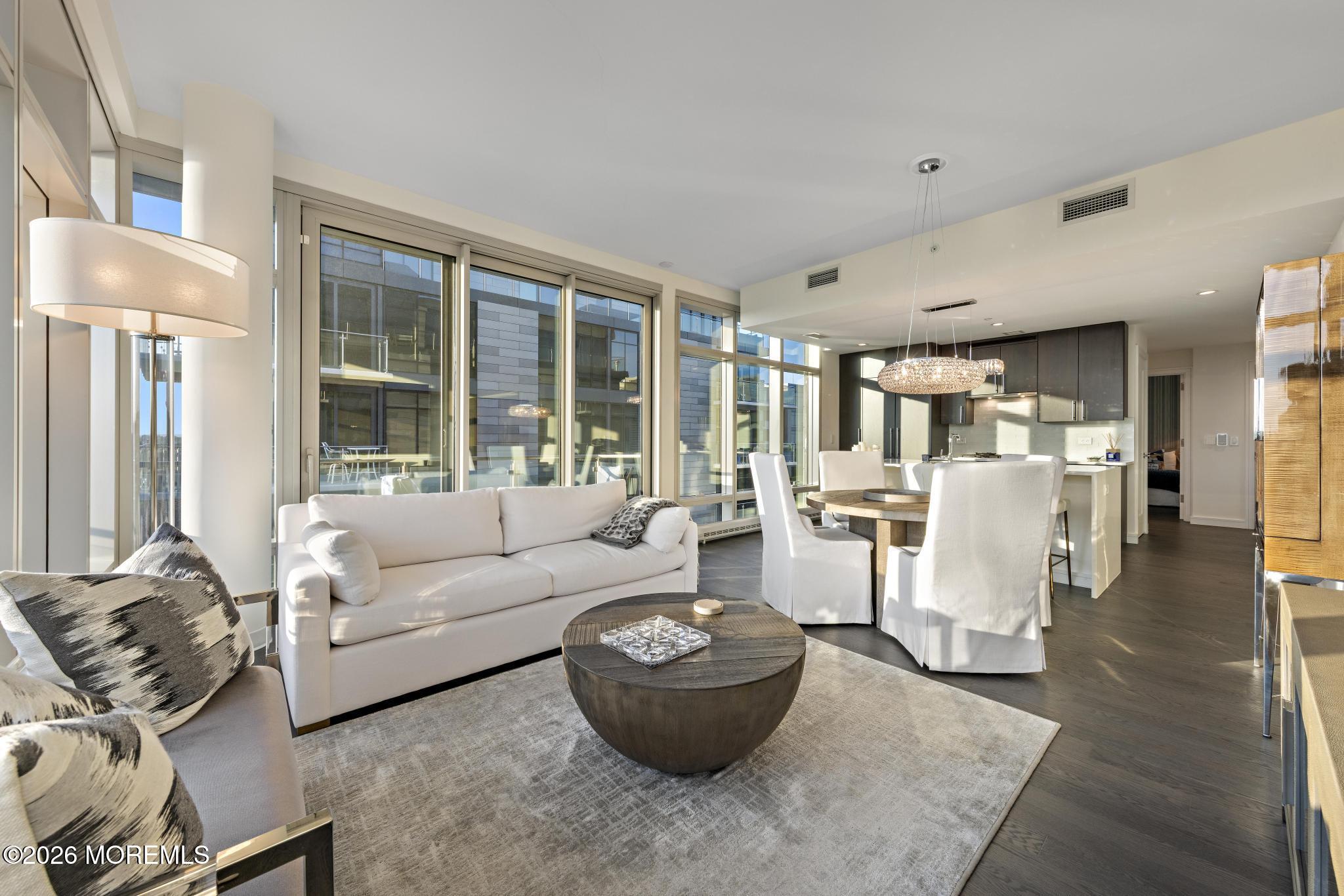 15 Morris Avenue 401