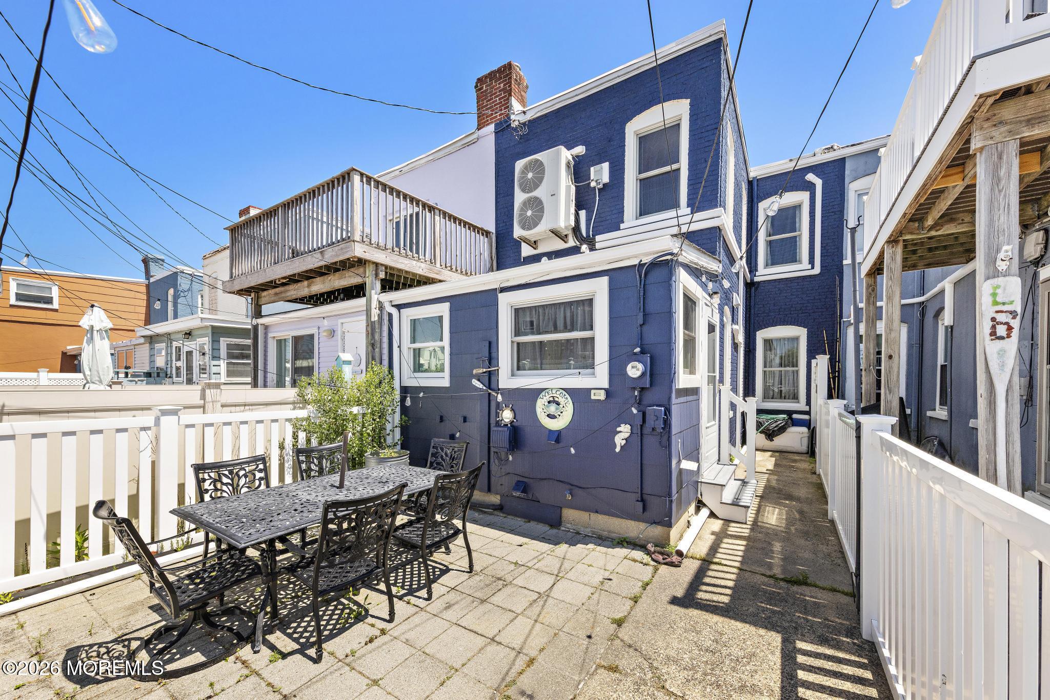 210 S Bay Avenue