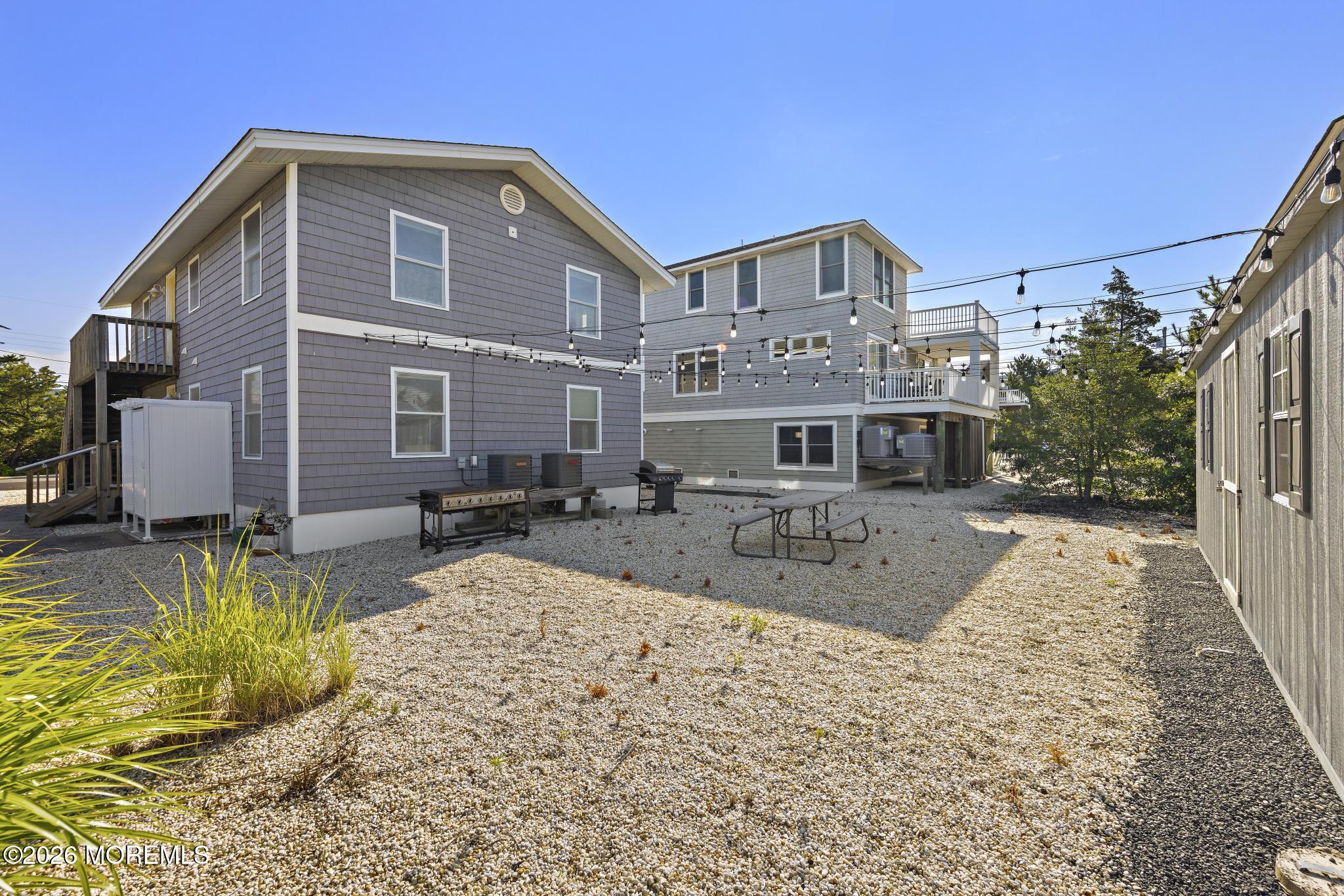 21 E 9th Street
