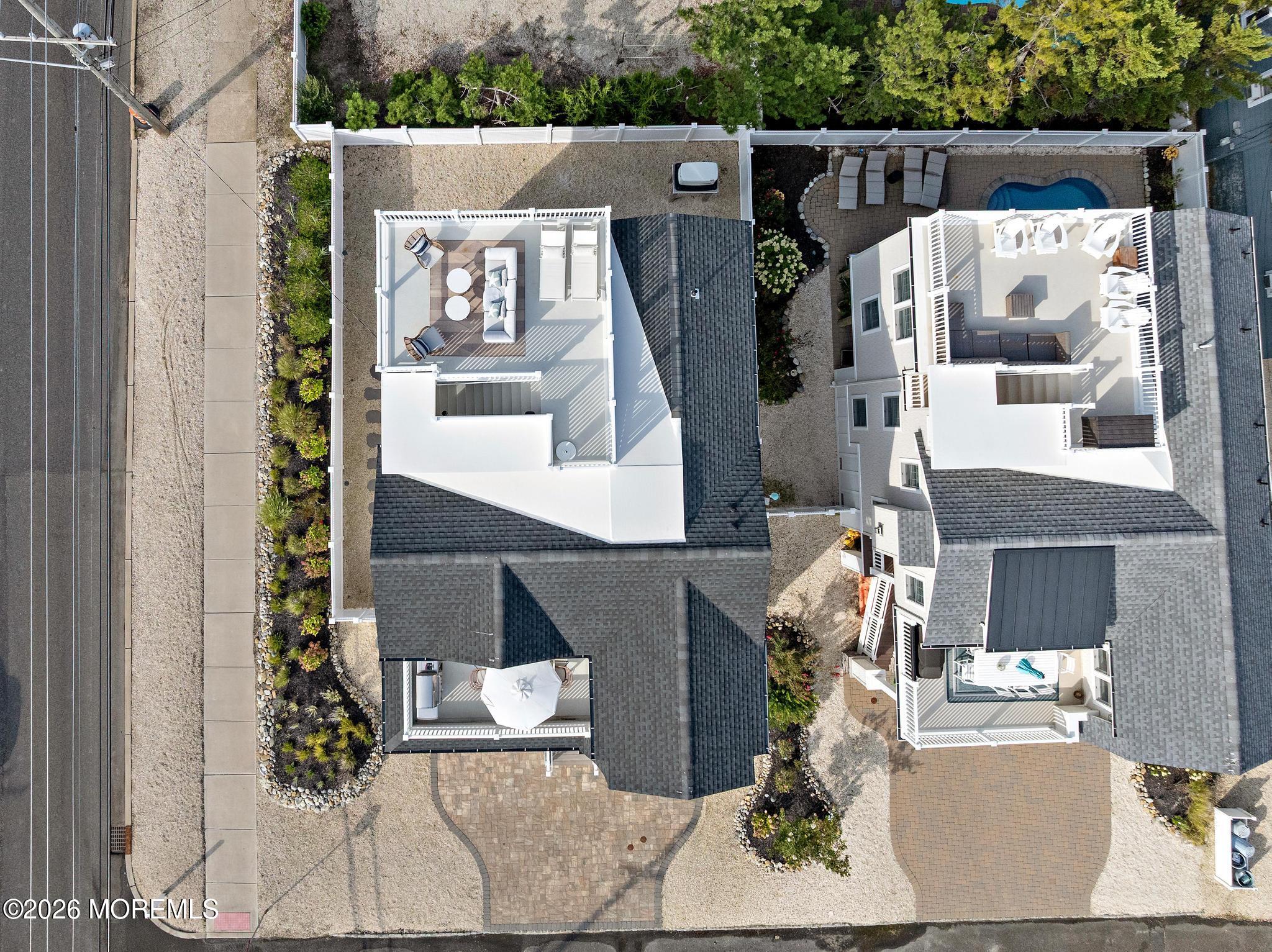 1 E 22nd Street