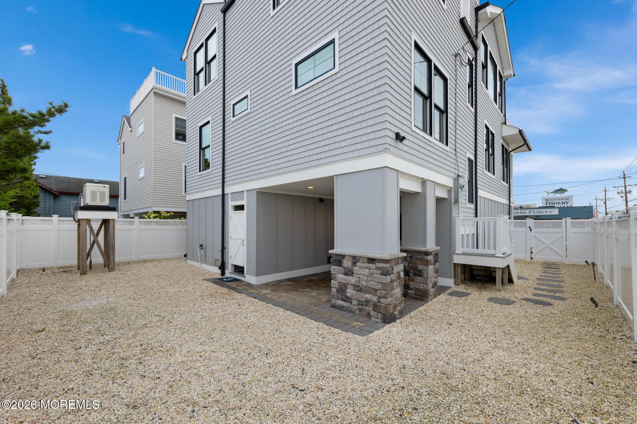 1 E 22nd Street