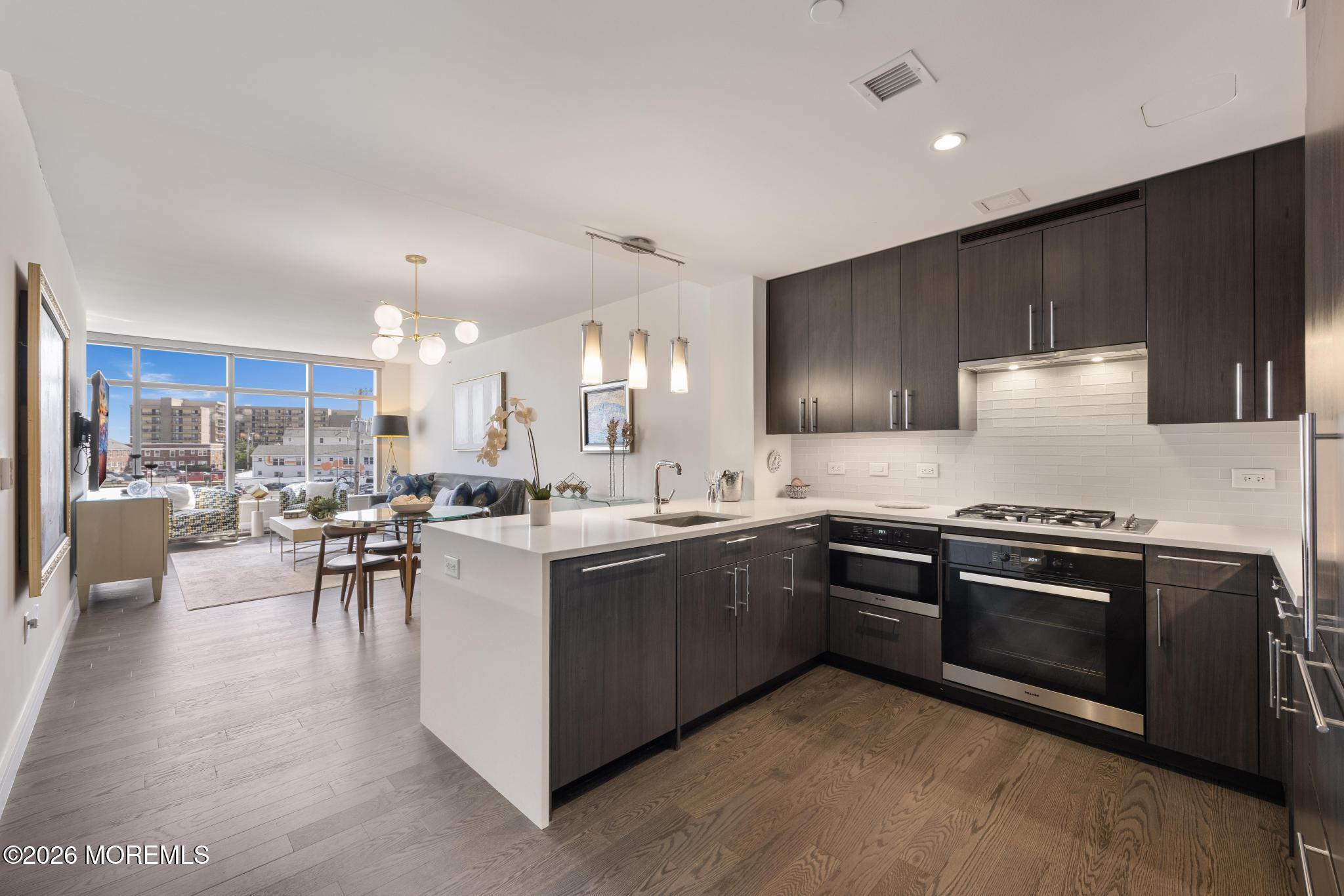 15 Morris Avenue 218
