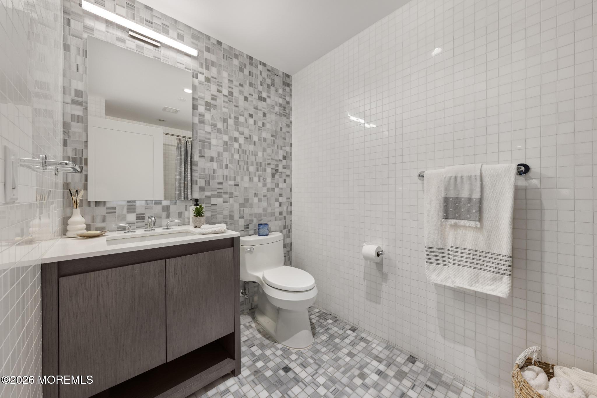 15 Morris Avenue 218