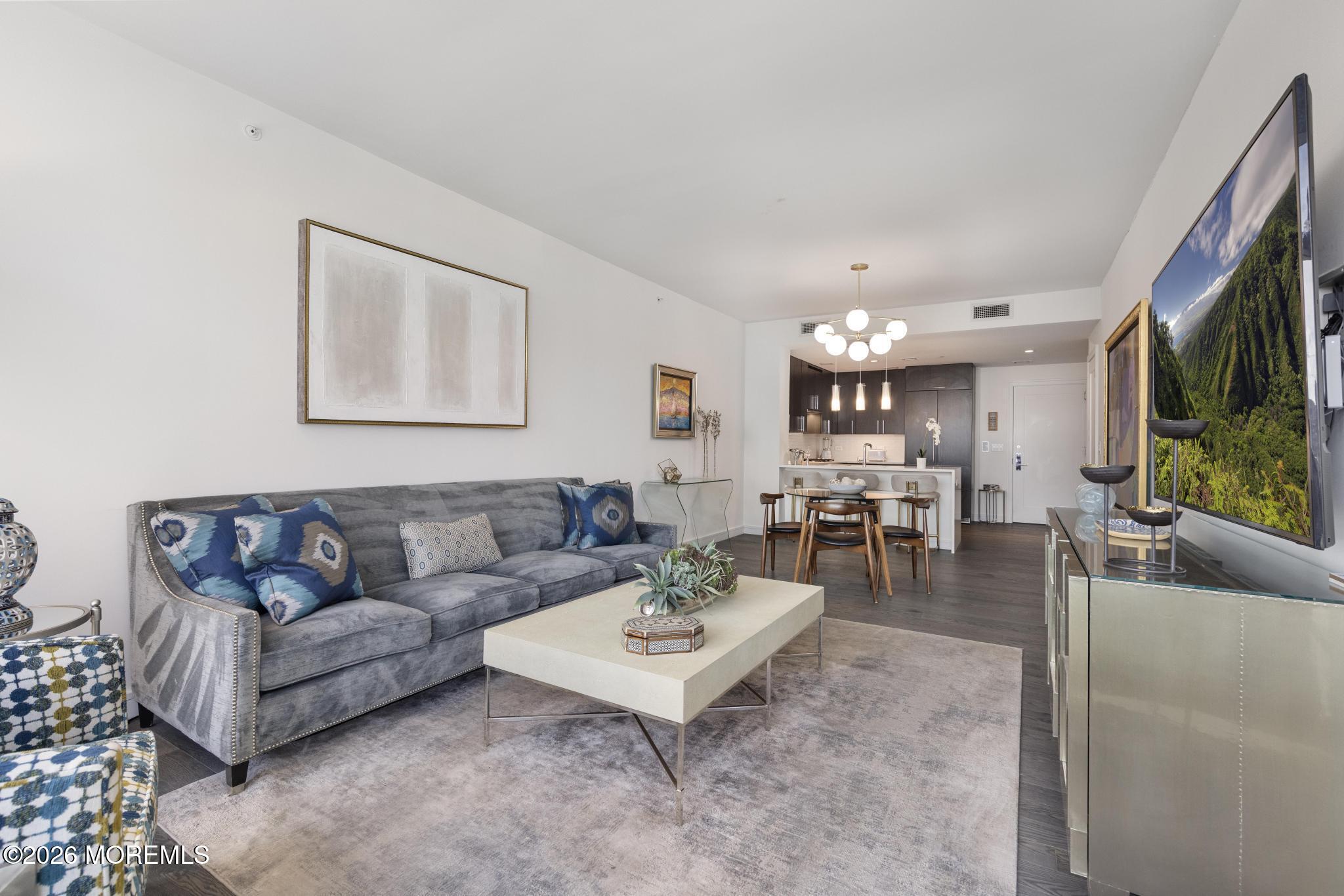 15 Morris Avenue 218