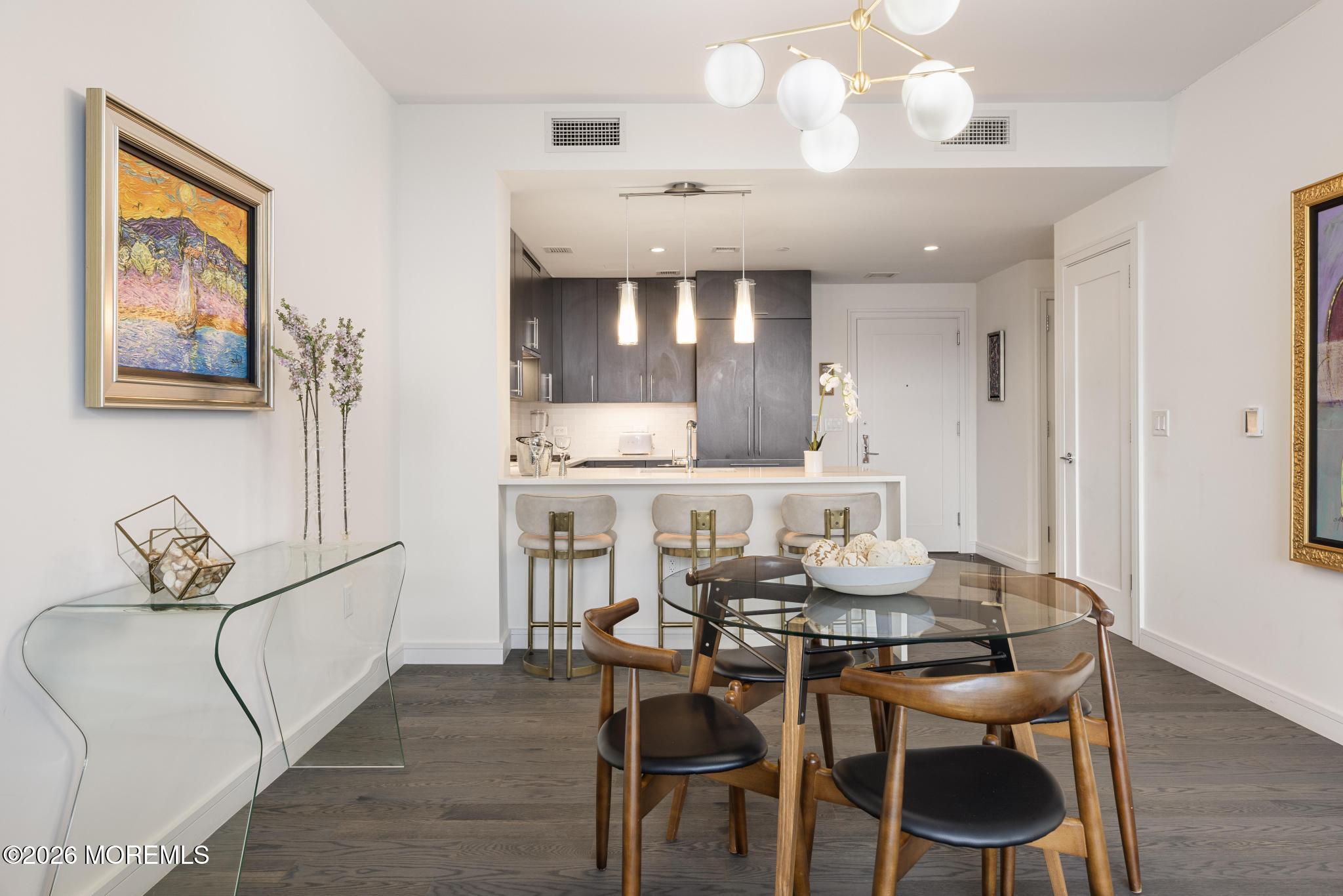15 Morris Avenue 218