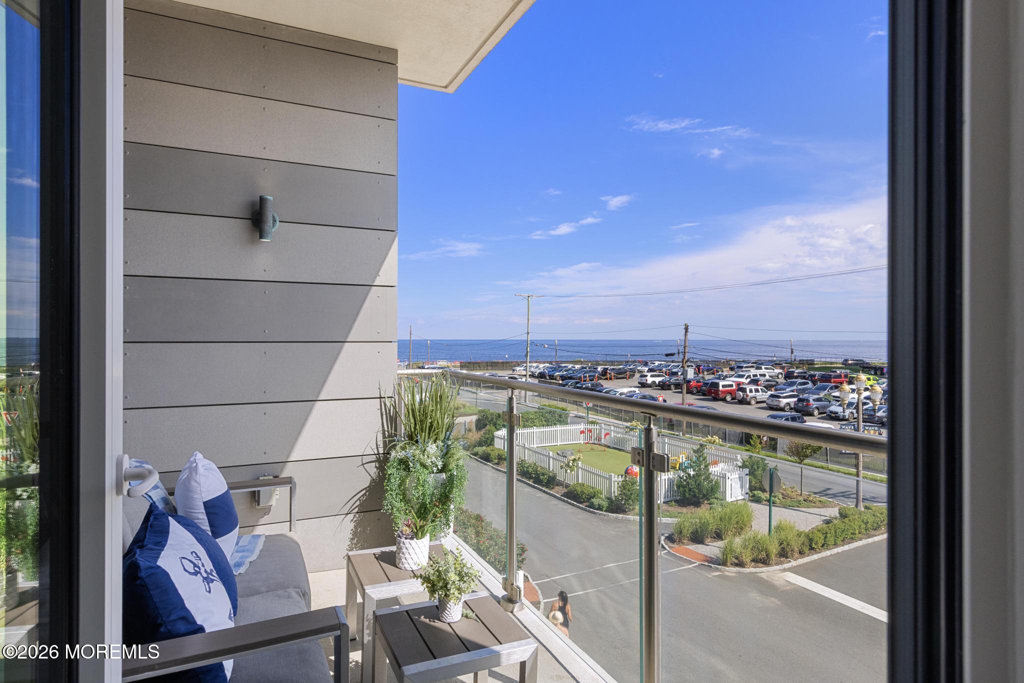 15 Morris Avenue 218