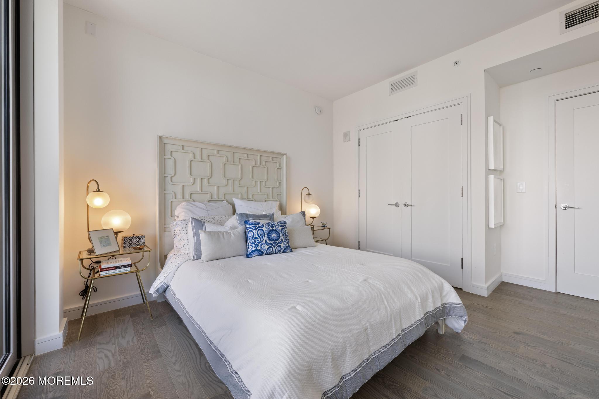 15 Morris Avenue 218