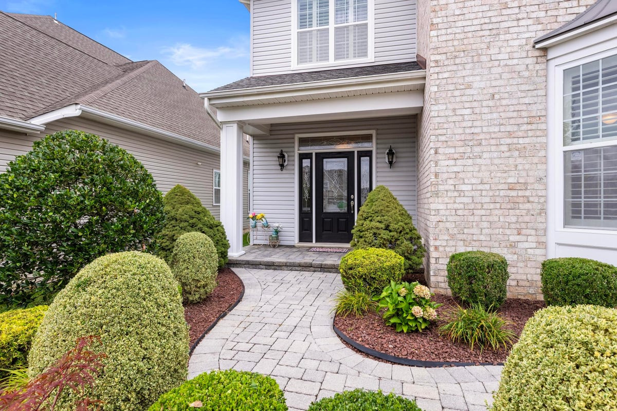 102 Riviera Drive