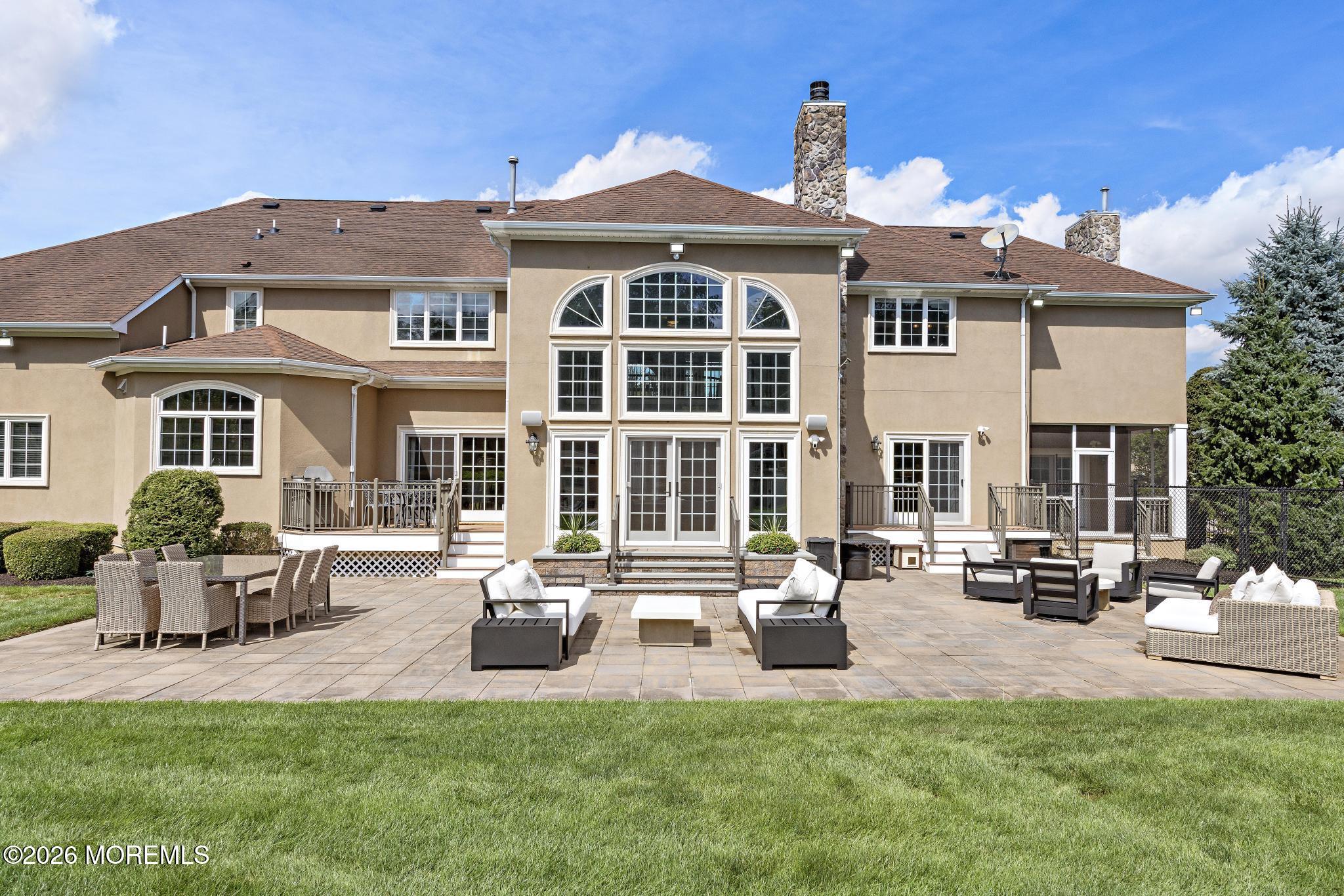 2 Topaz Court