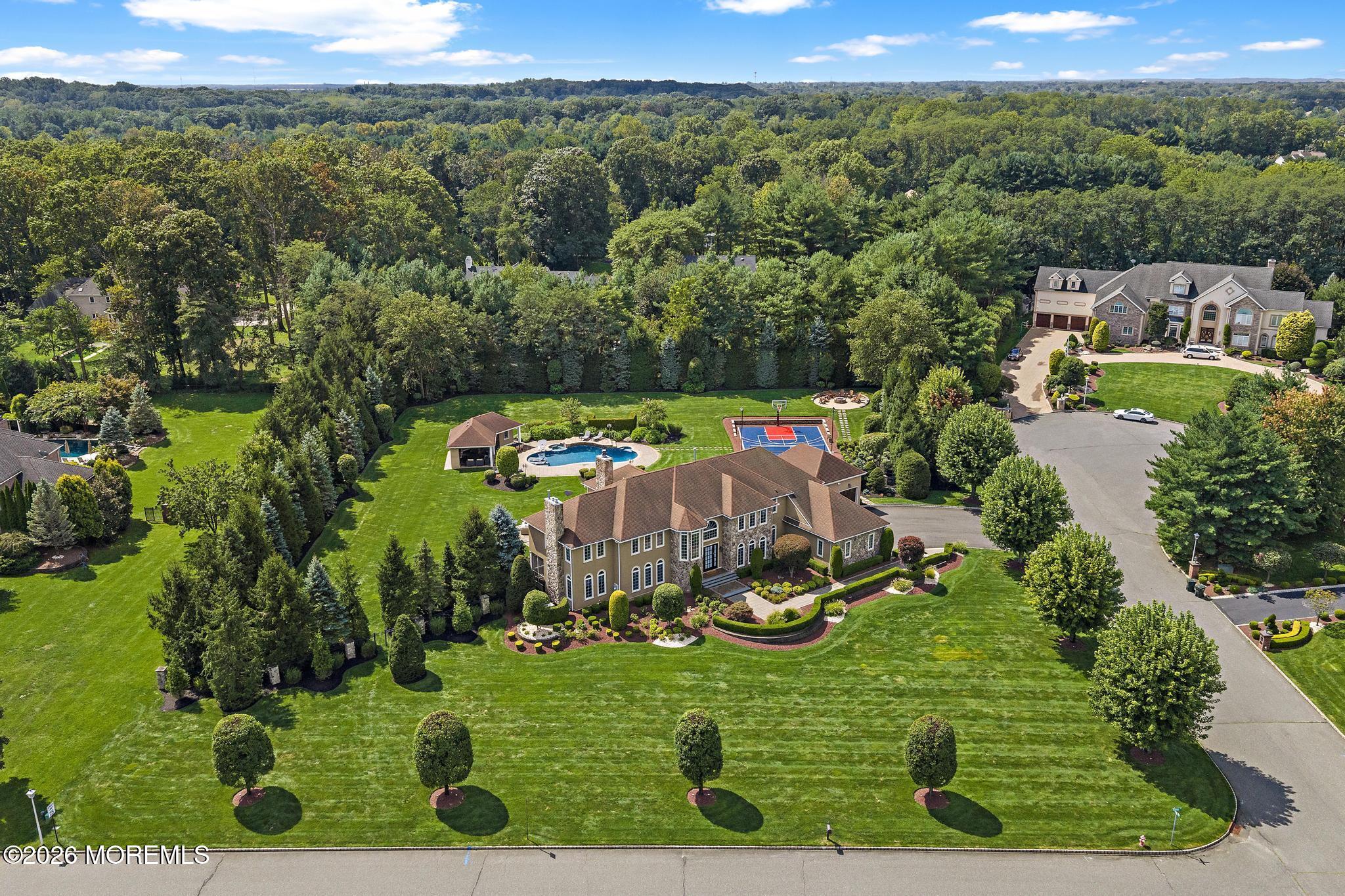 2 Topaz Court