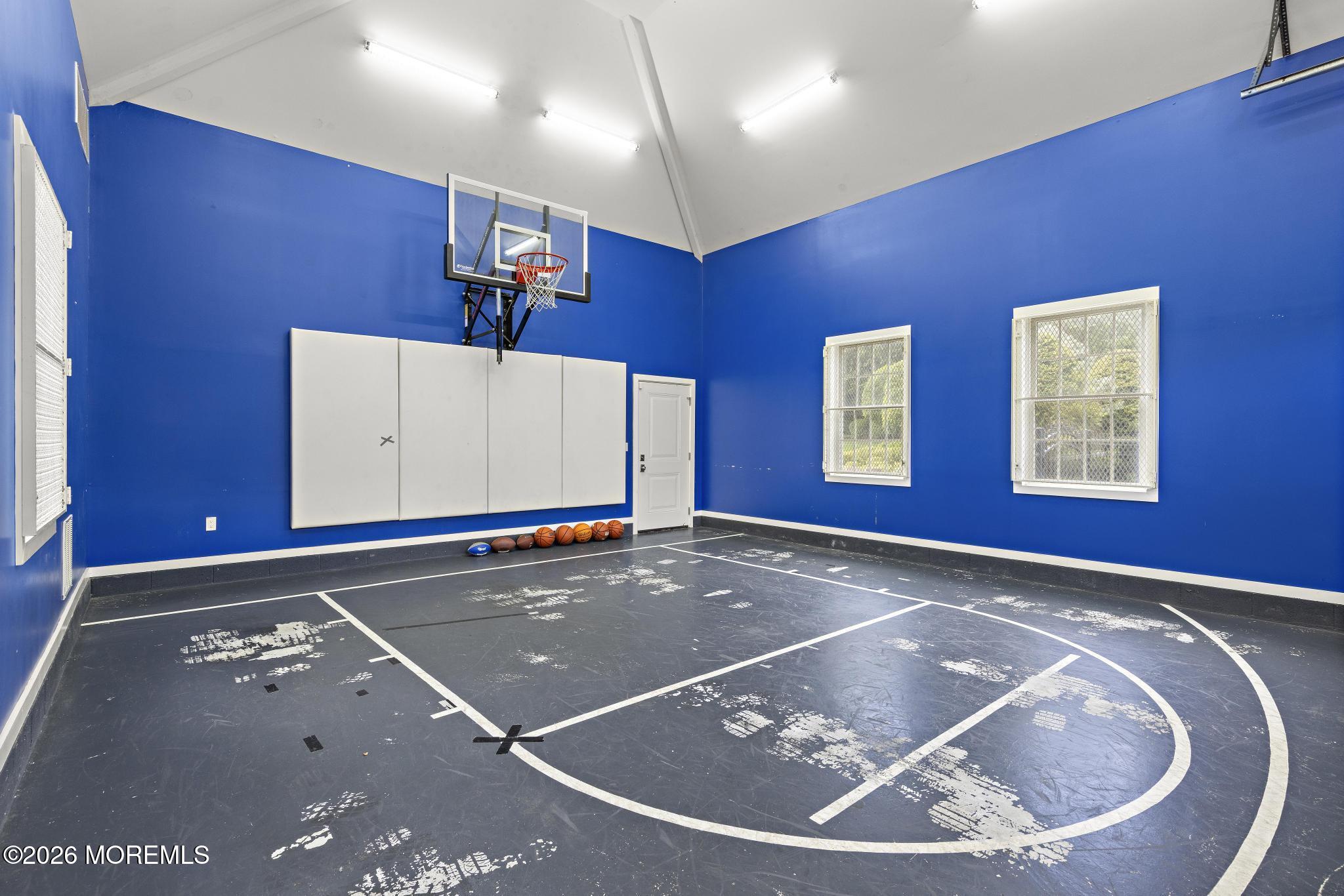 2 Topaz Court