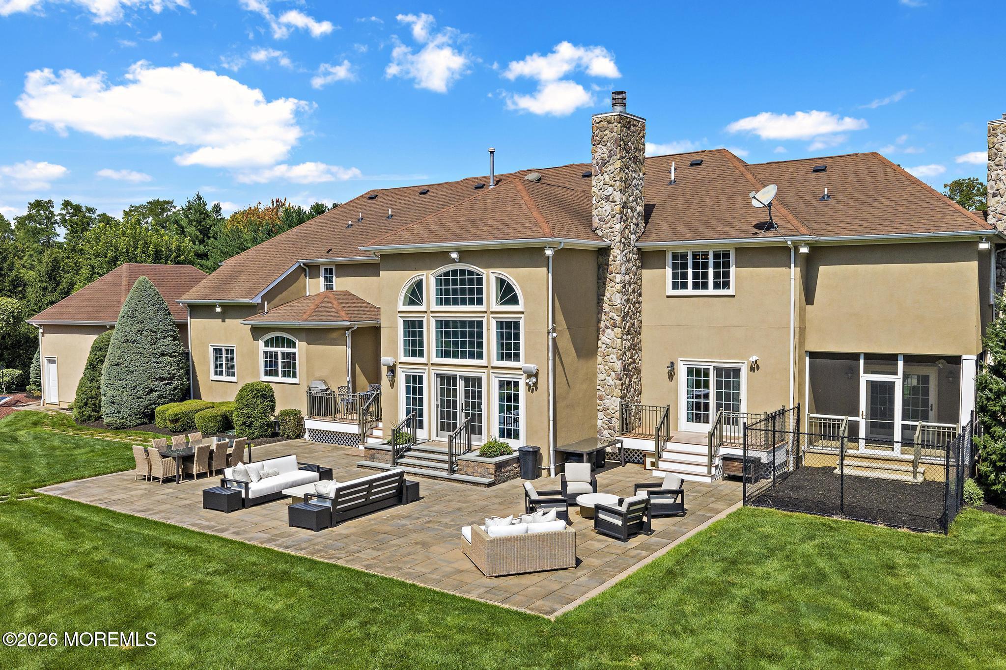 2 Topaz Court