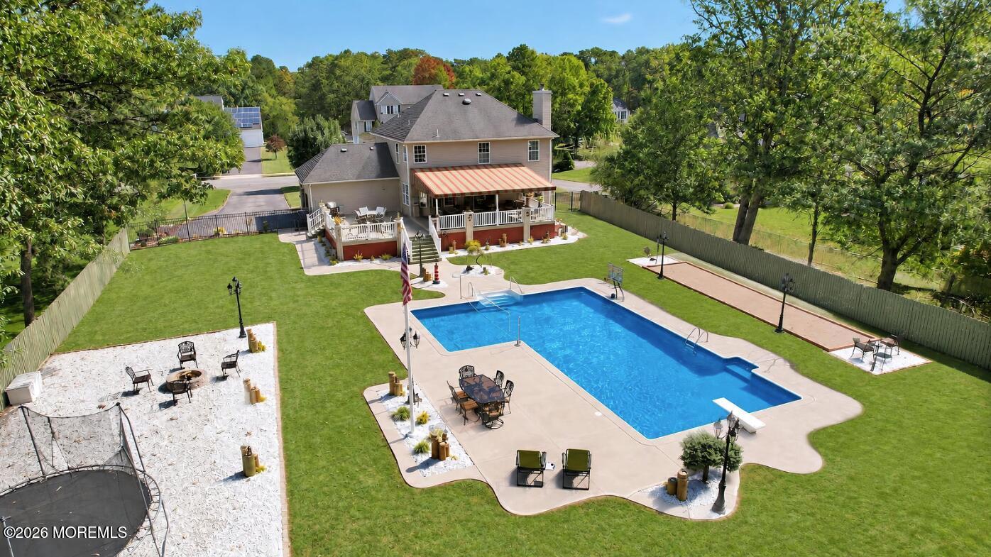 611 Winterberry Boulevard