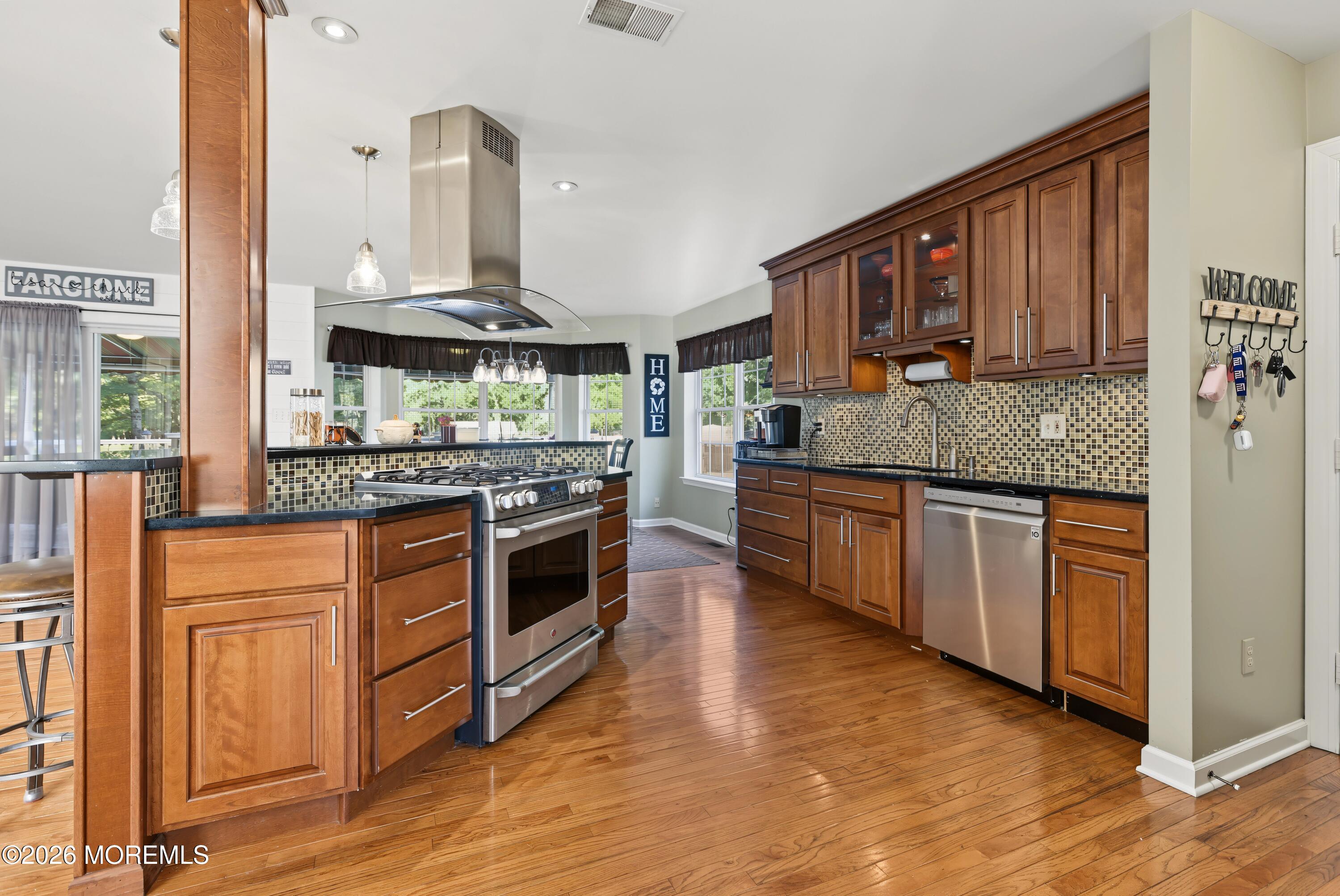 611 Winterberry Boulevard