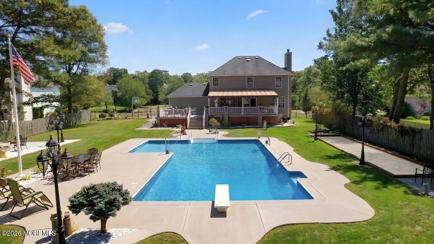 611 Winterberry Boulevard