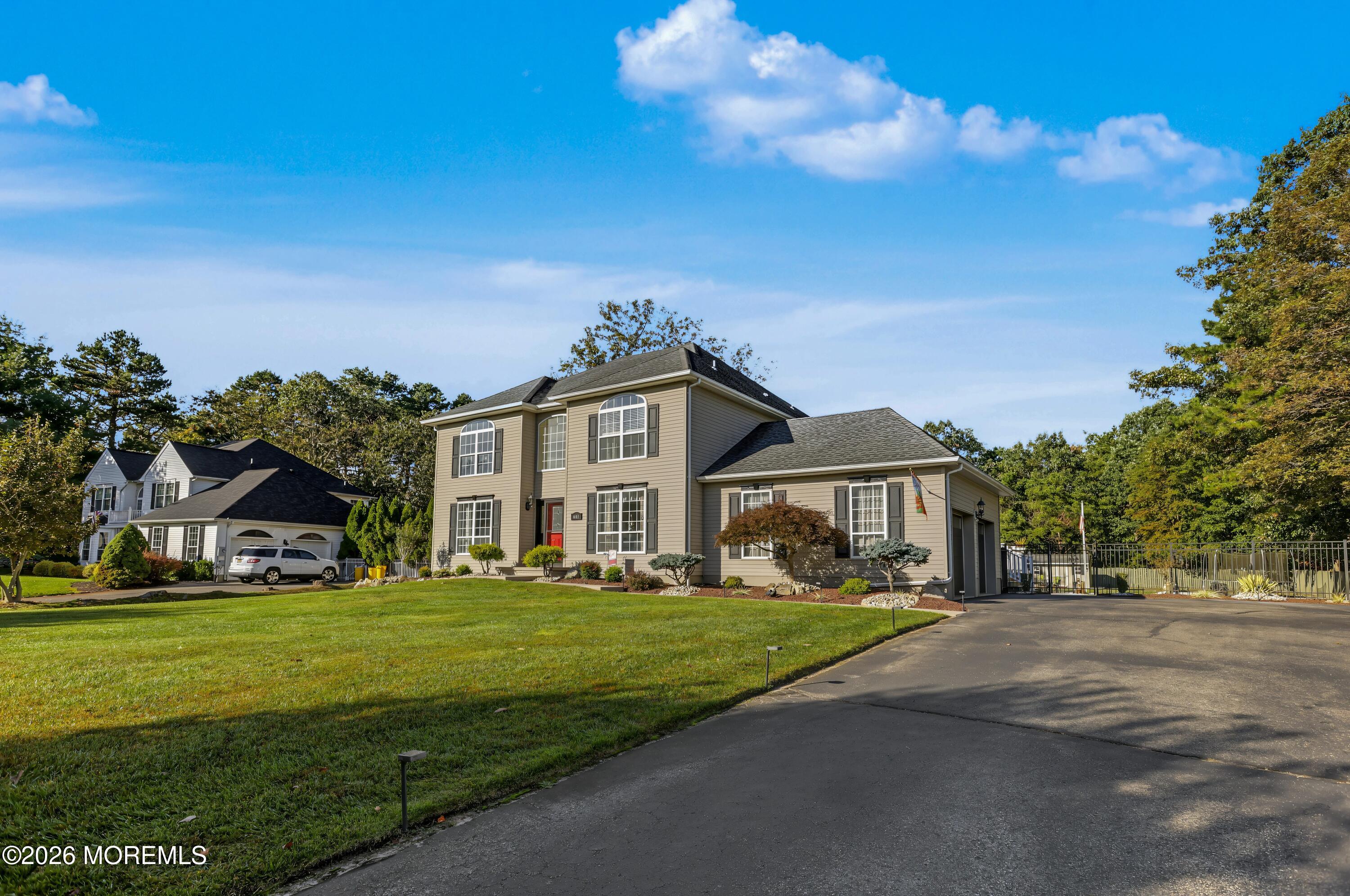 611 Winterberry Boulevard