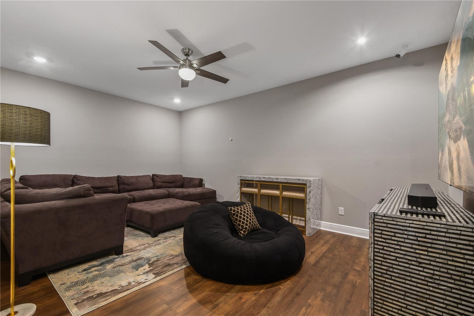 8300 LUDINGTON CIR