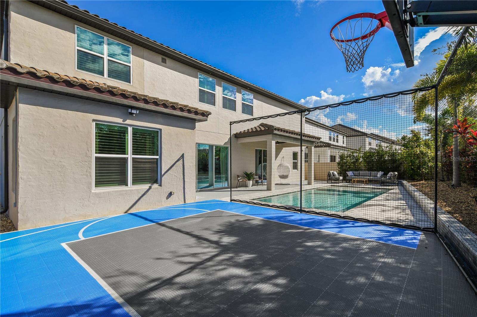 8300 LUDINGTON CIR