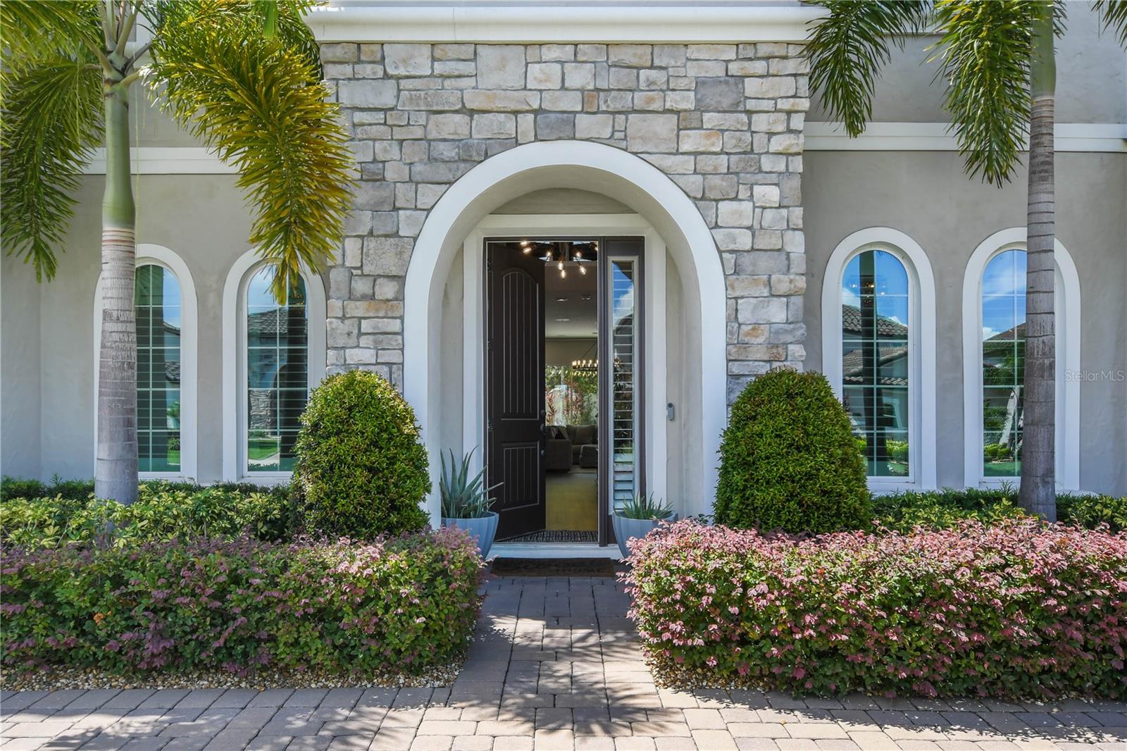 8300 LUDINGTON CIR
