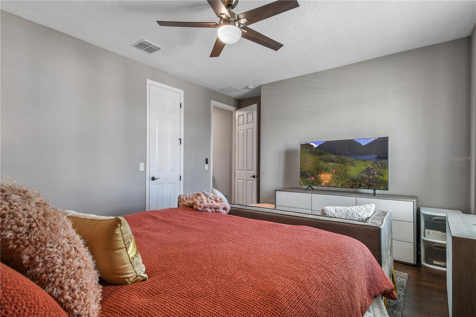 8300 LUDINGTON CIR