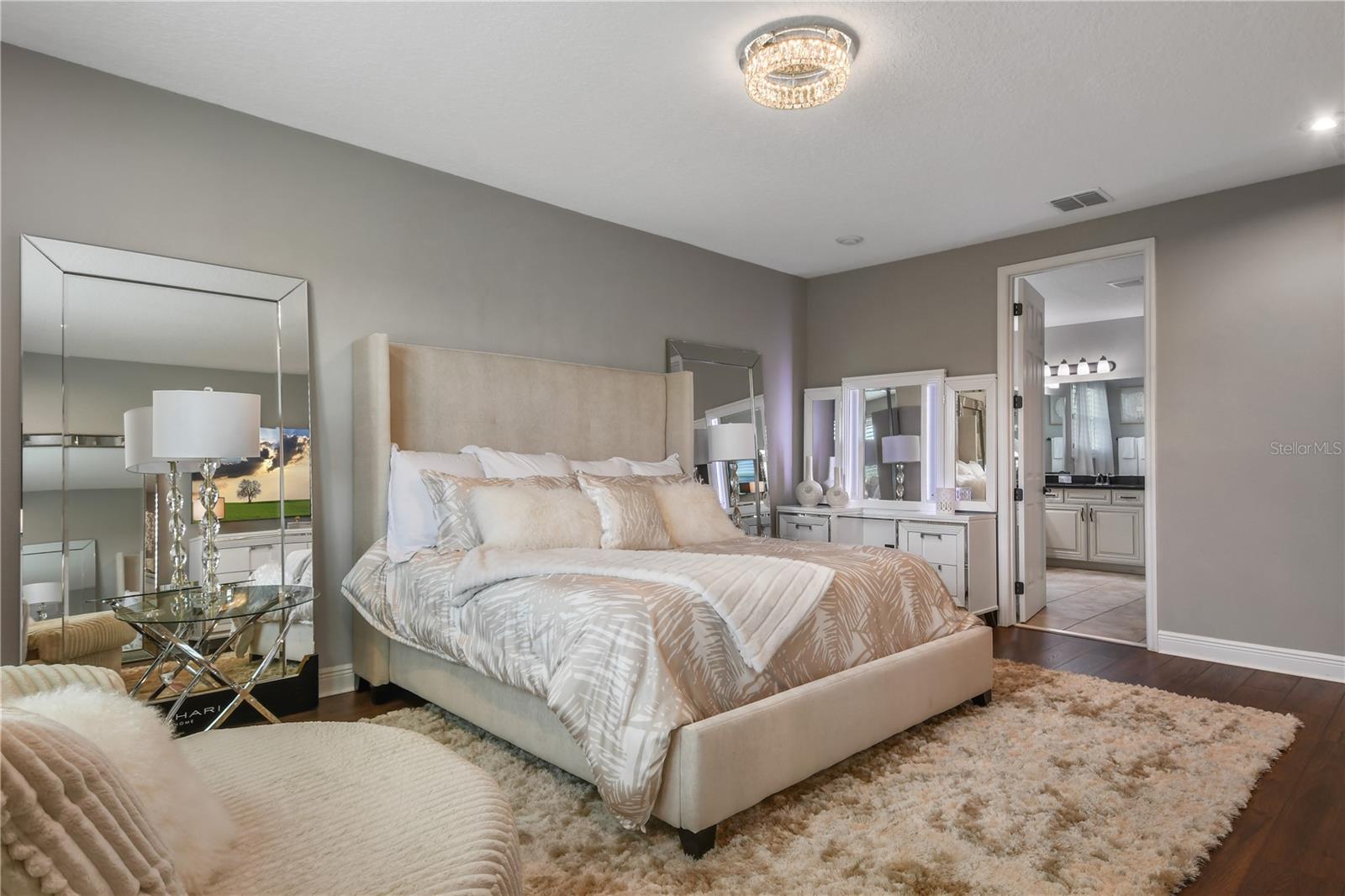 8300 LUDINGTON CIR