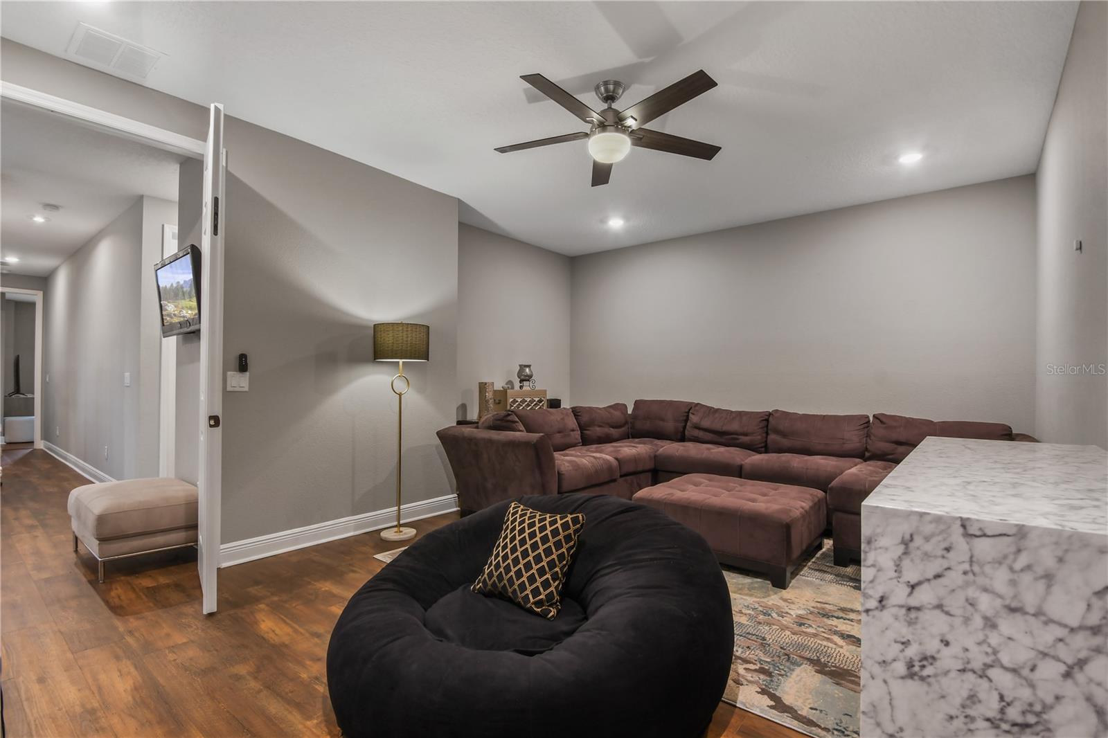 8300 LUDINGTON CIR