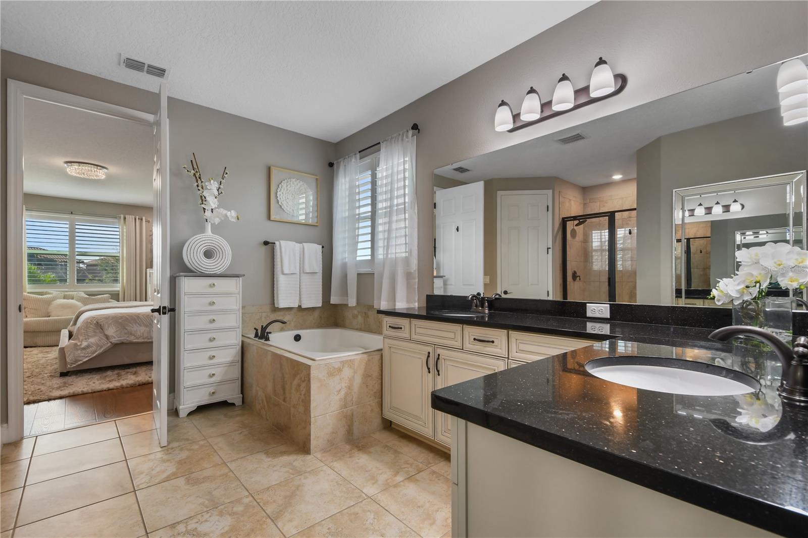 8300 LUDINGTON CIR