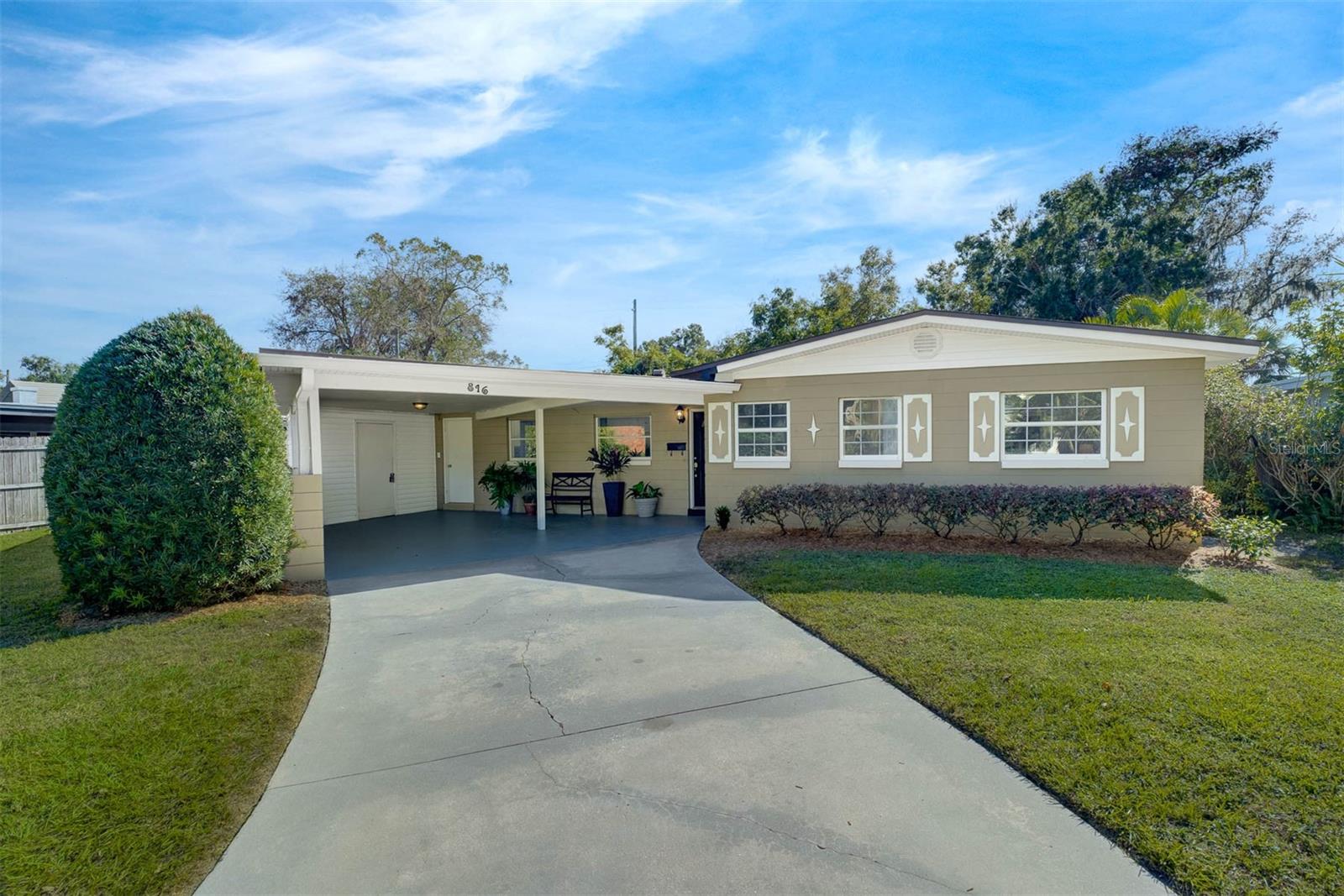 816 PERSHING AVE
