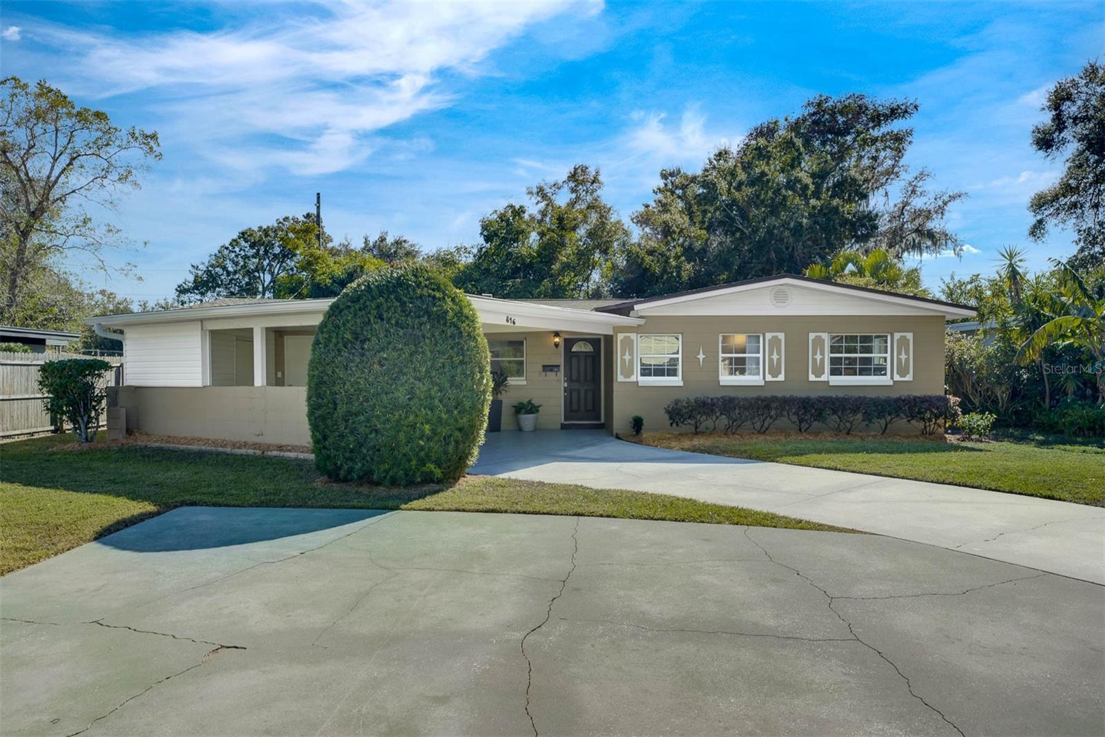 816 PERSHING AVE