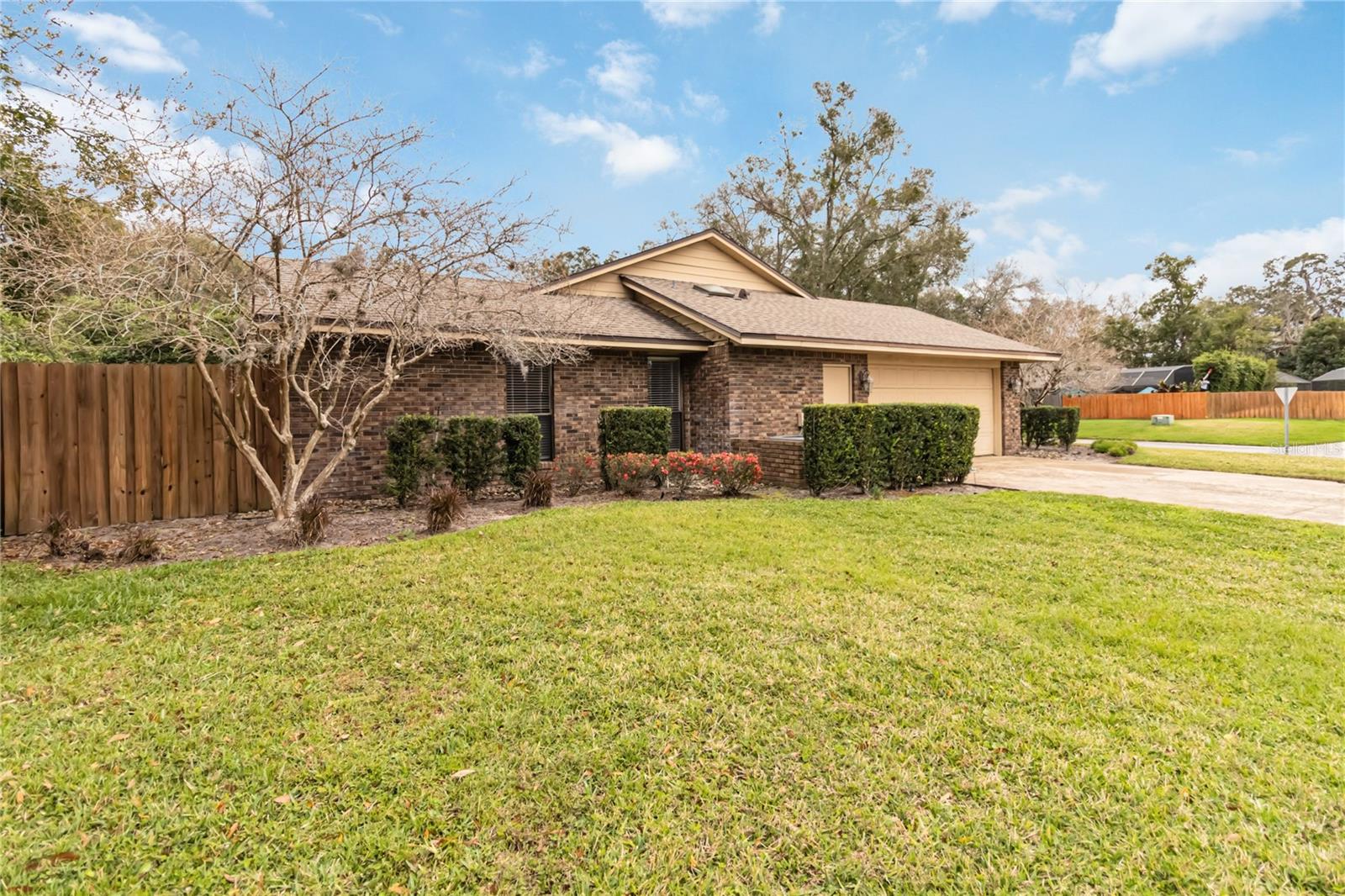526 THAMES CIR