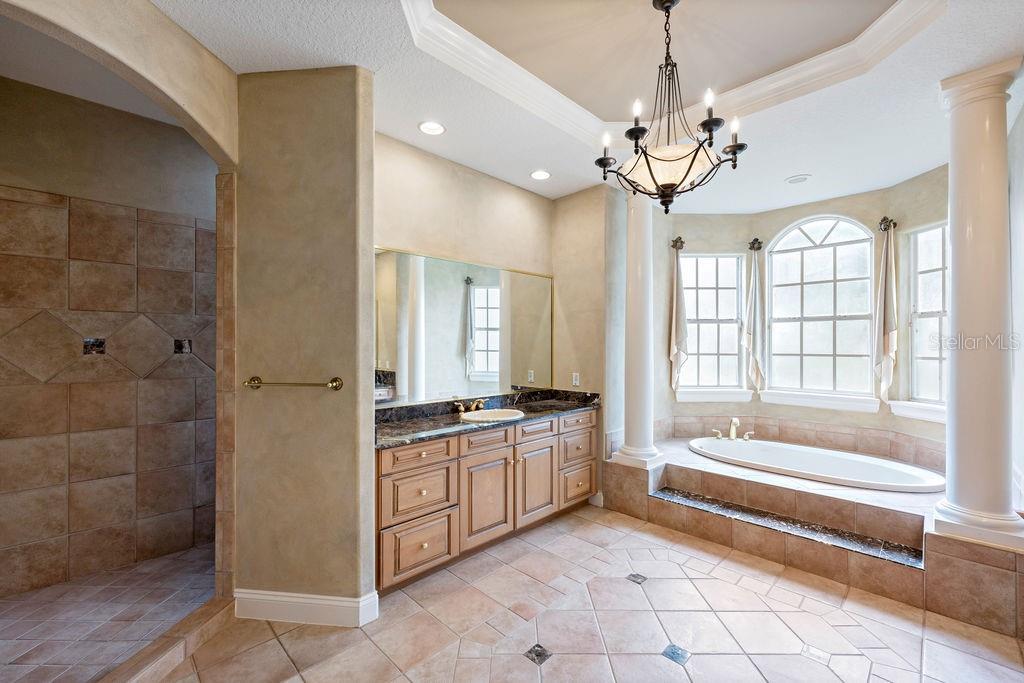 9138 PINNACLE CIR