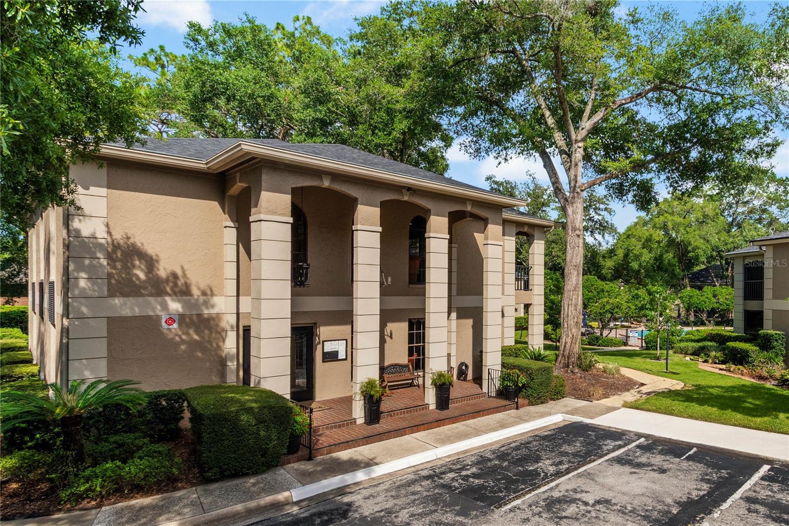 1055 KENSIGNTON PARK DR #317