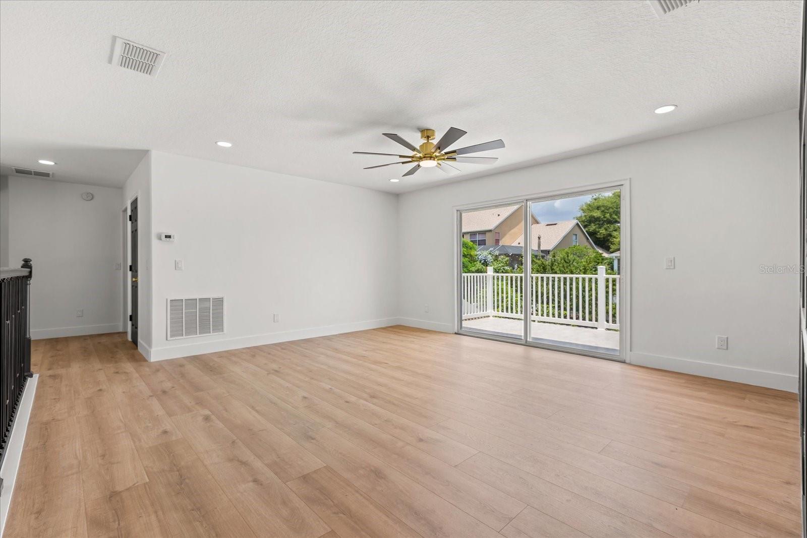 619 LARGOVISTA DR