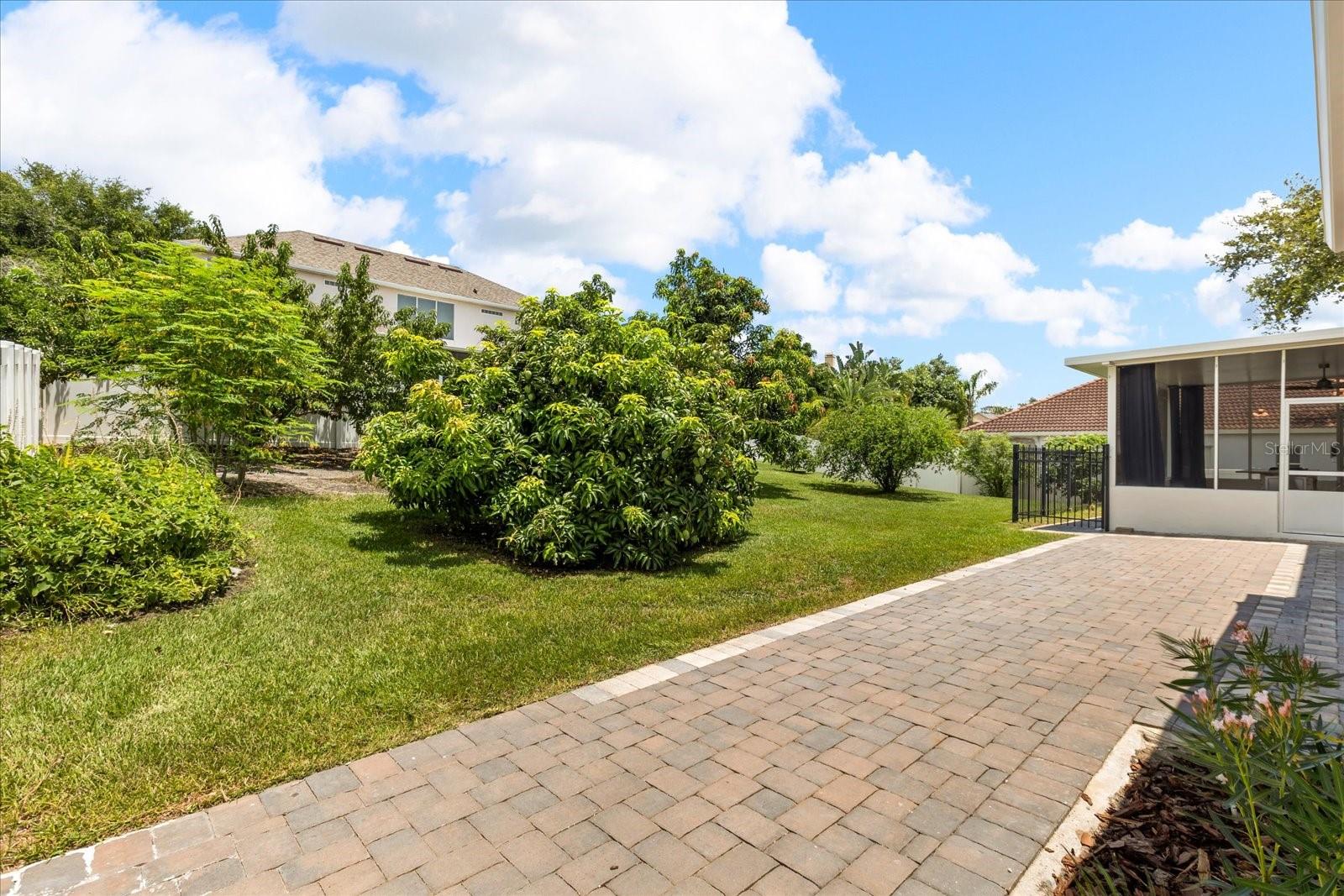 619 LARGOVISTA DR