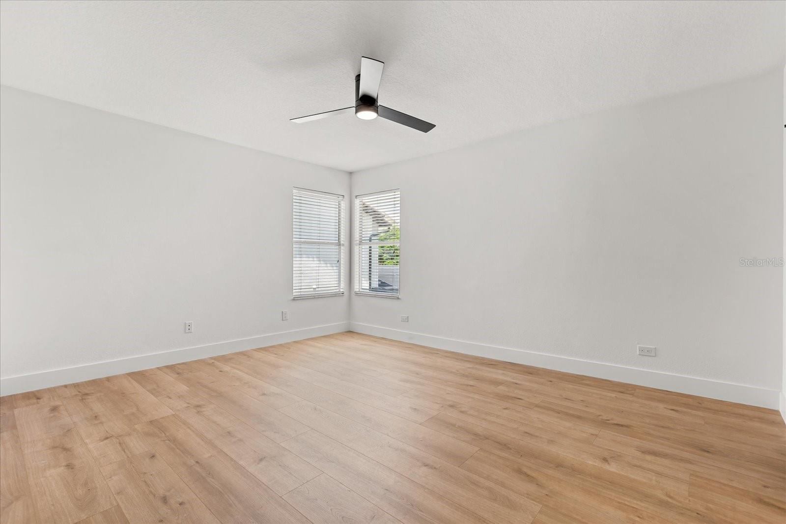619 LARGOVISTA DR