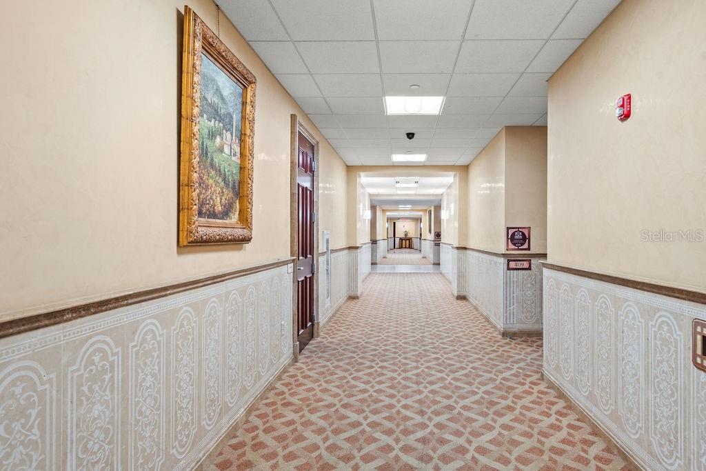 2295 S HIAWASSEE RD #404