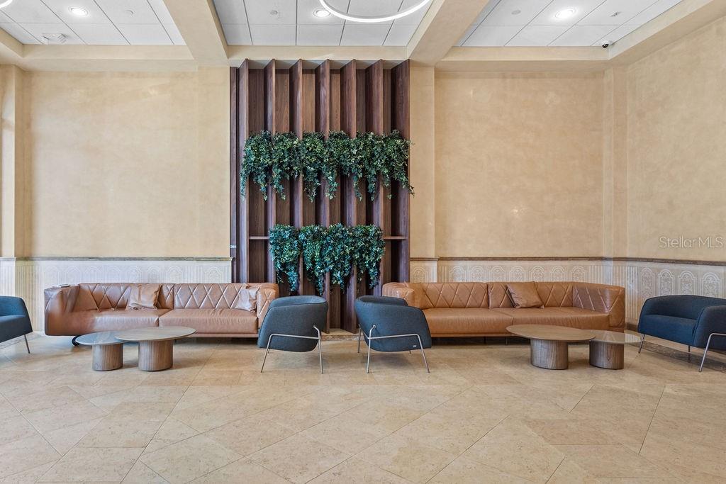 2295 S HIAWASSEE RD #404