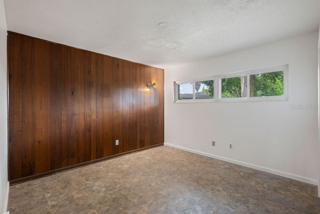 541 LONDON RD