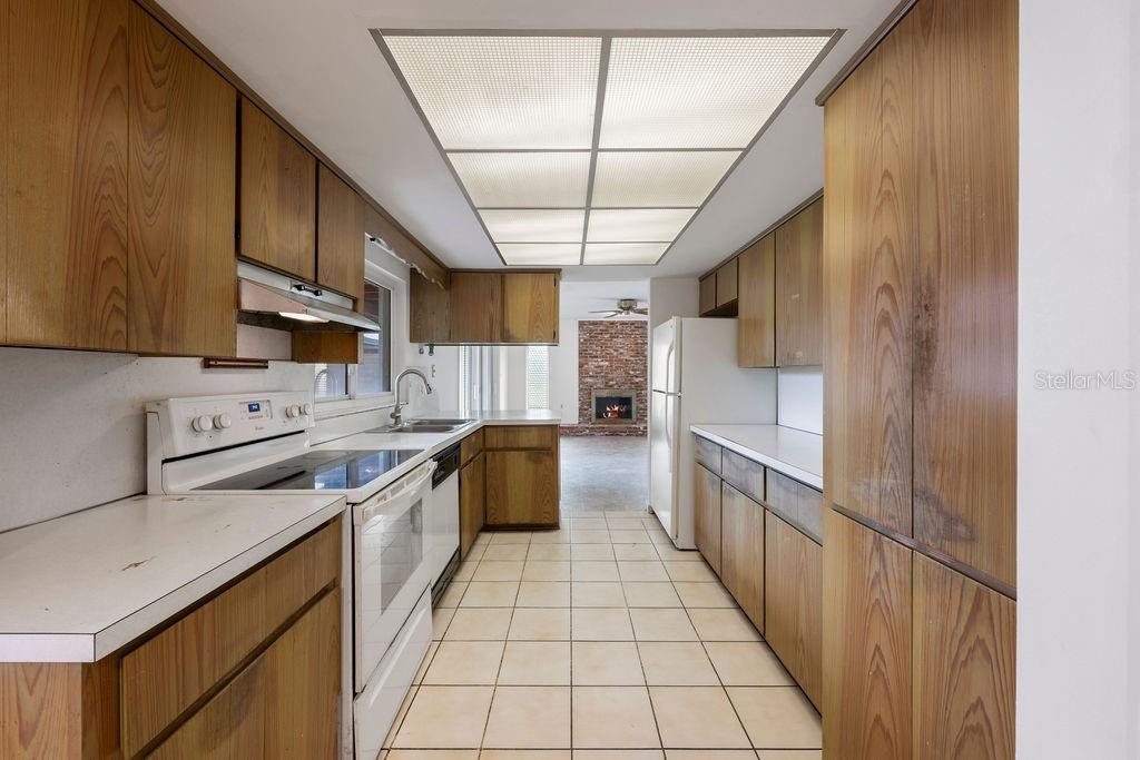 541 LONDON RD