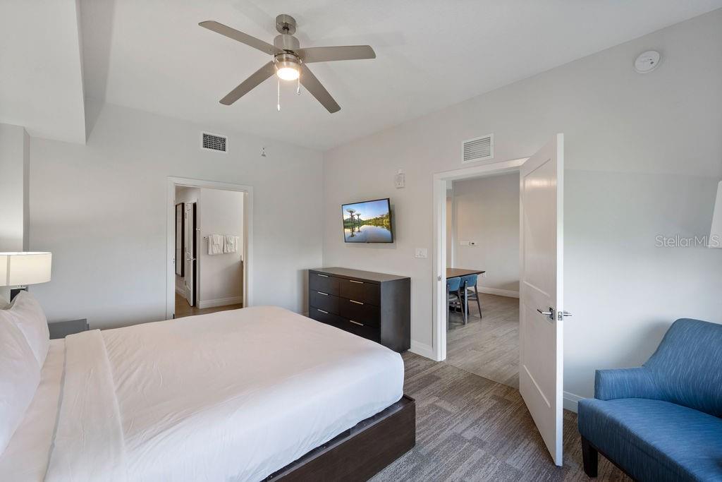 14501 GROVE RESORT AVE #2423