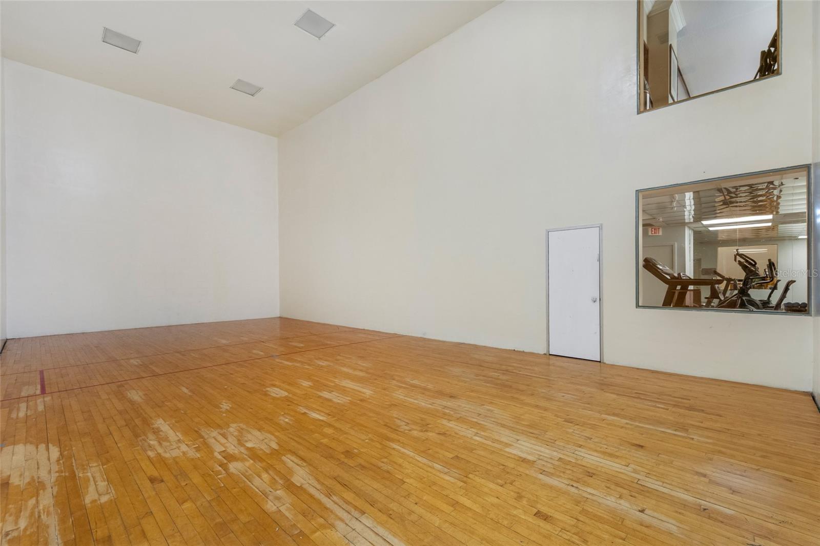 1055 KENSINGTON PARK DR #317