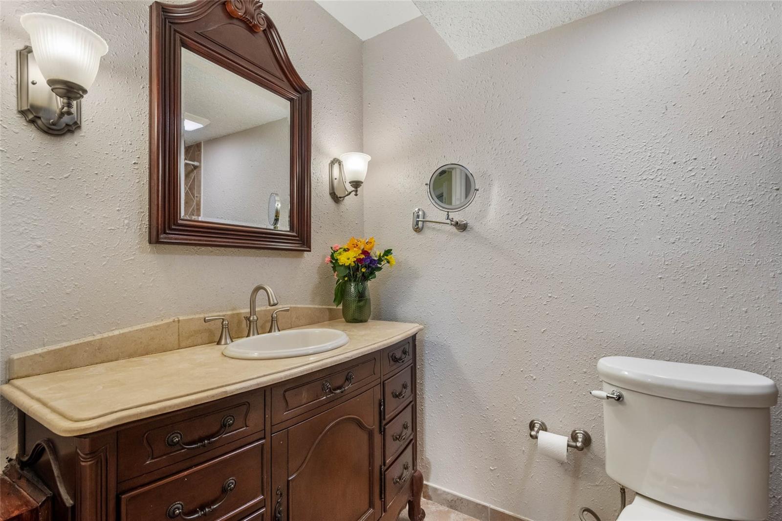 1055 KENSINGTON PARK DR #317