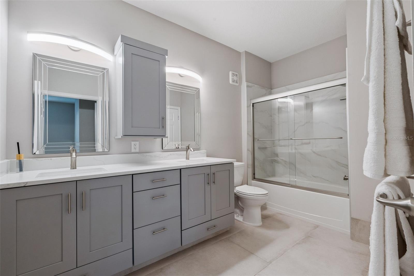 2484 SAN TECLA ST #105