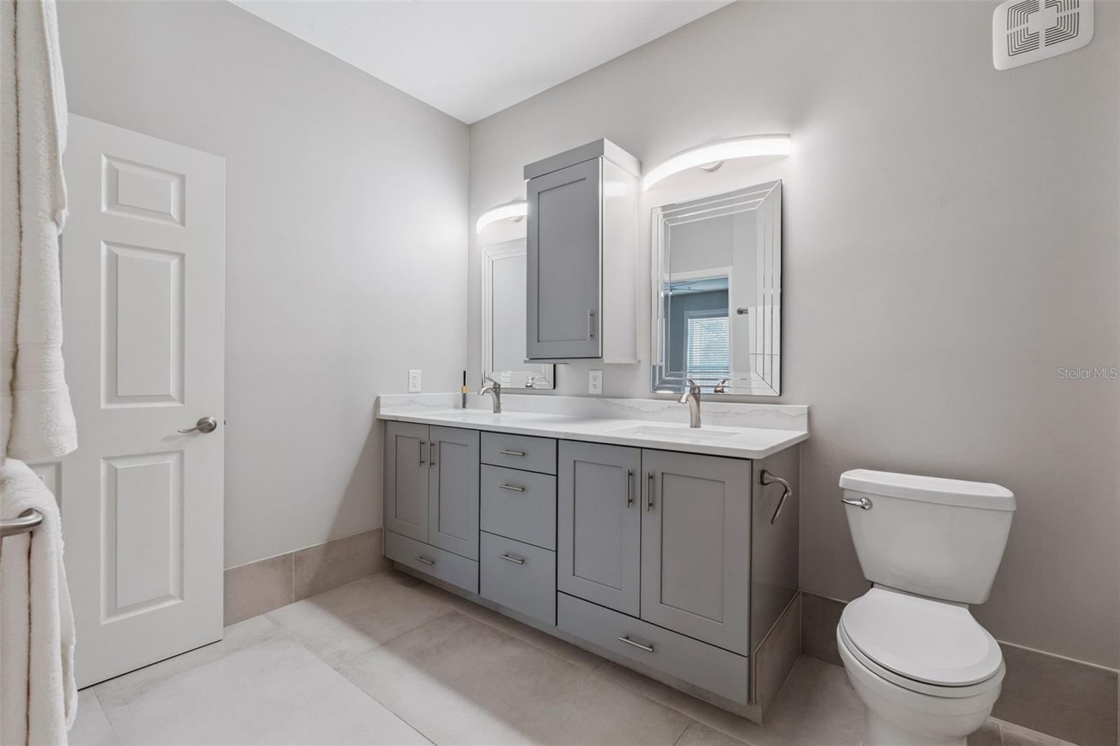 2484 SAN TECLA ST #105