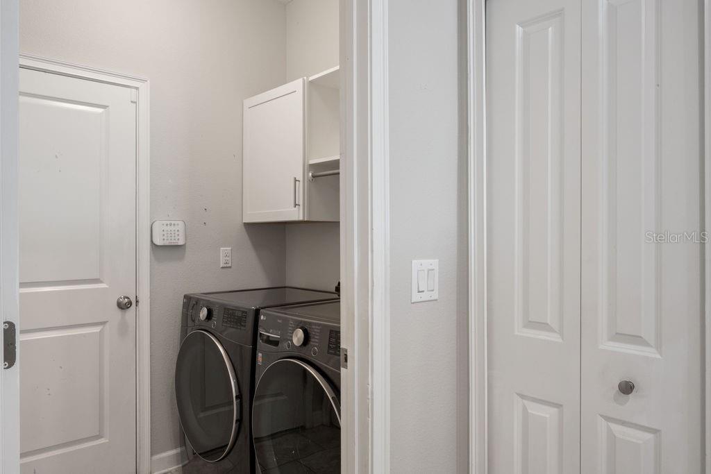 3543 FAIRWATERS CT #B