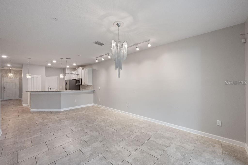 3543 FAIRWATERS CT #B